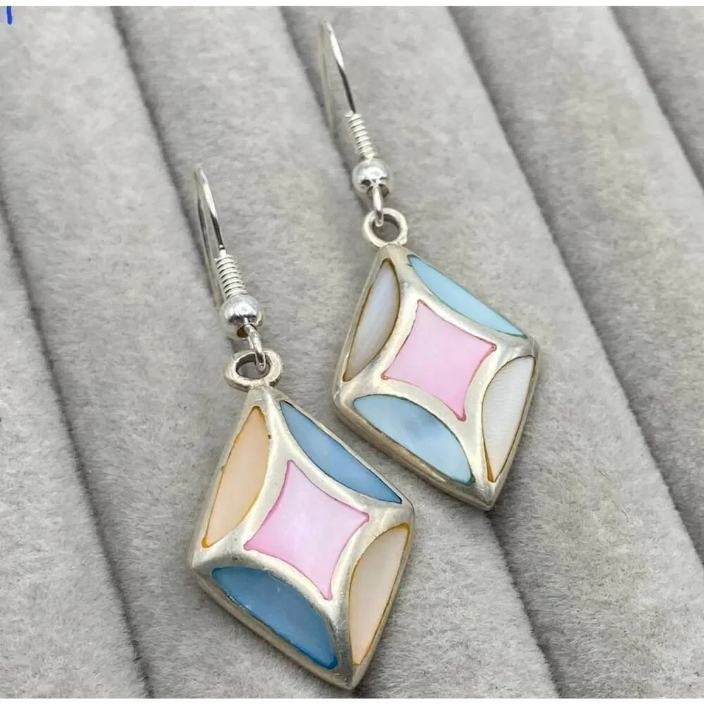 Gorgeous Vintage 925 Sterling Silver Inlaid Pastel MOP Wire Earrings